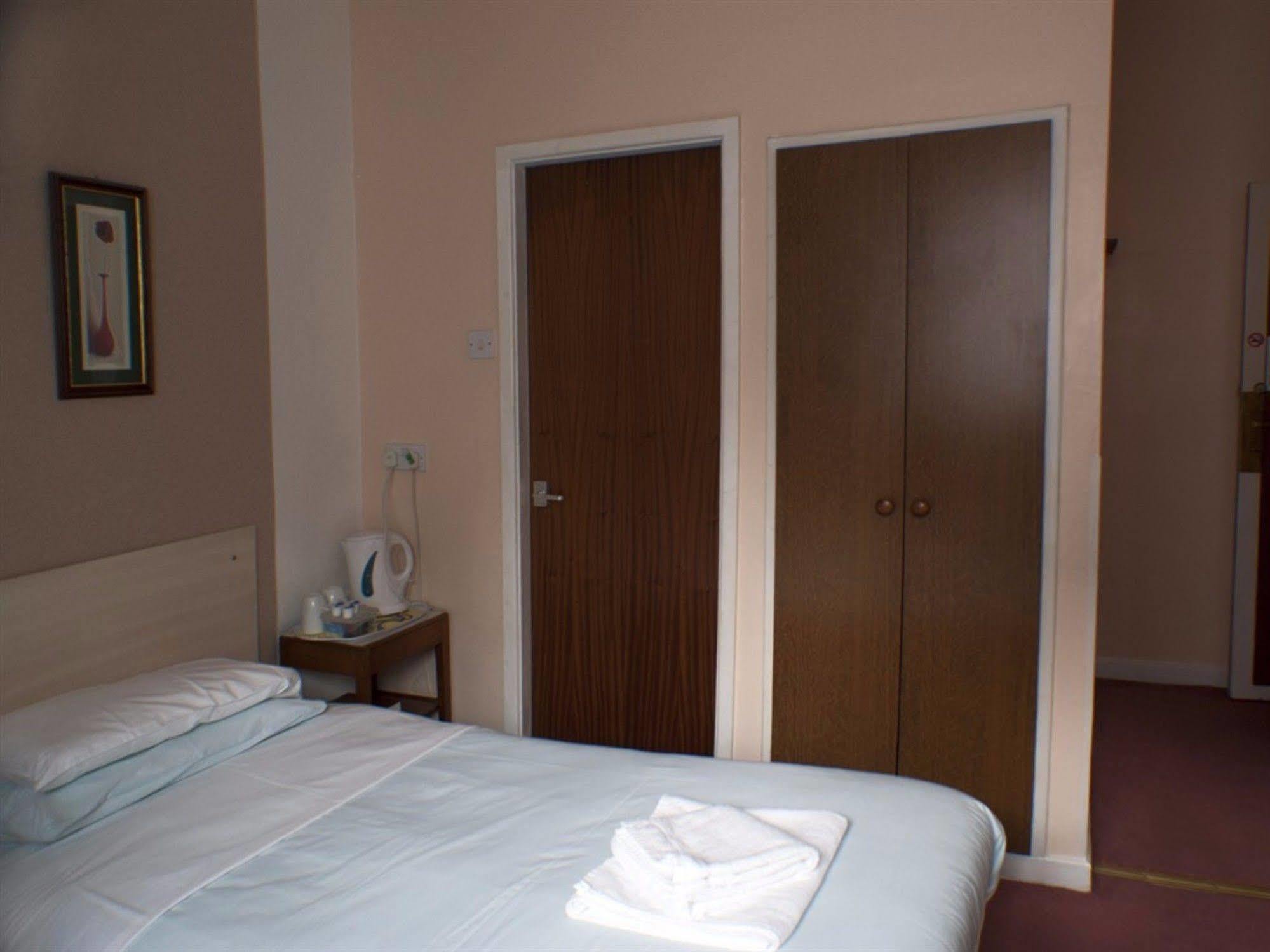 The Highfield Private Hotel Blackpool Zewnętrze zdjęcie