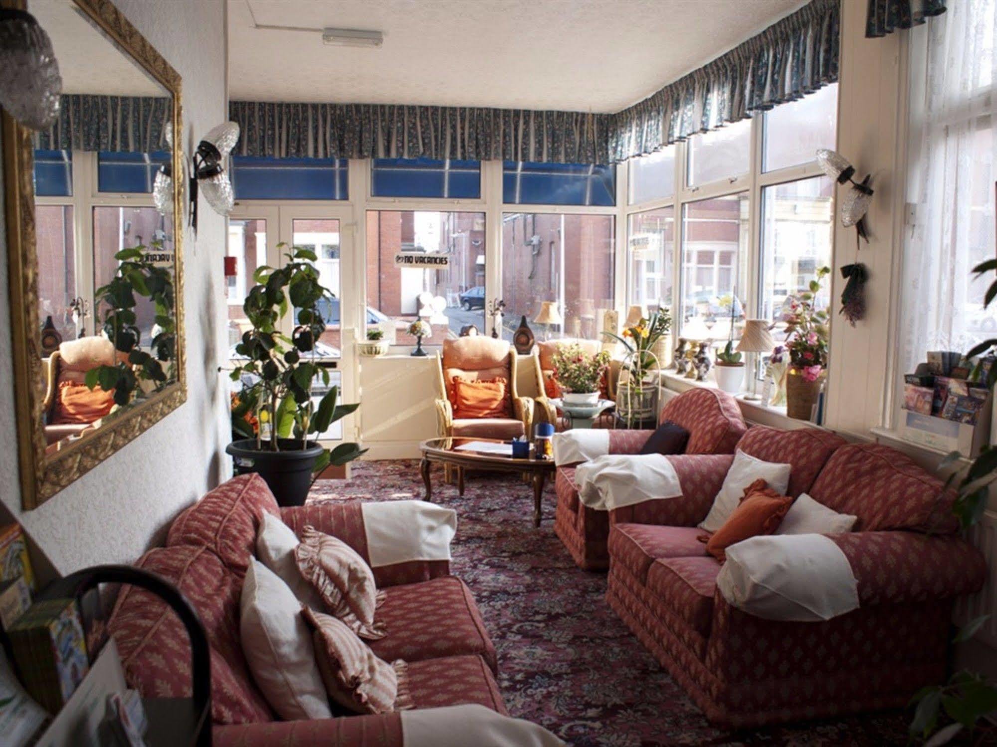 The Highfield Private Hotel Blackpool Zewnętrze zdjęcie
