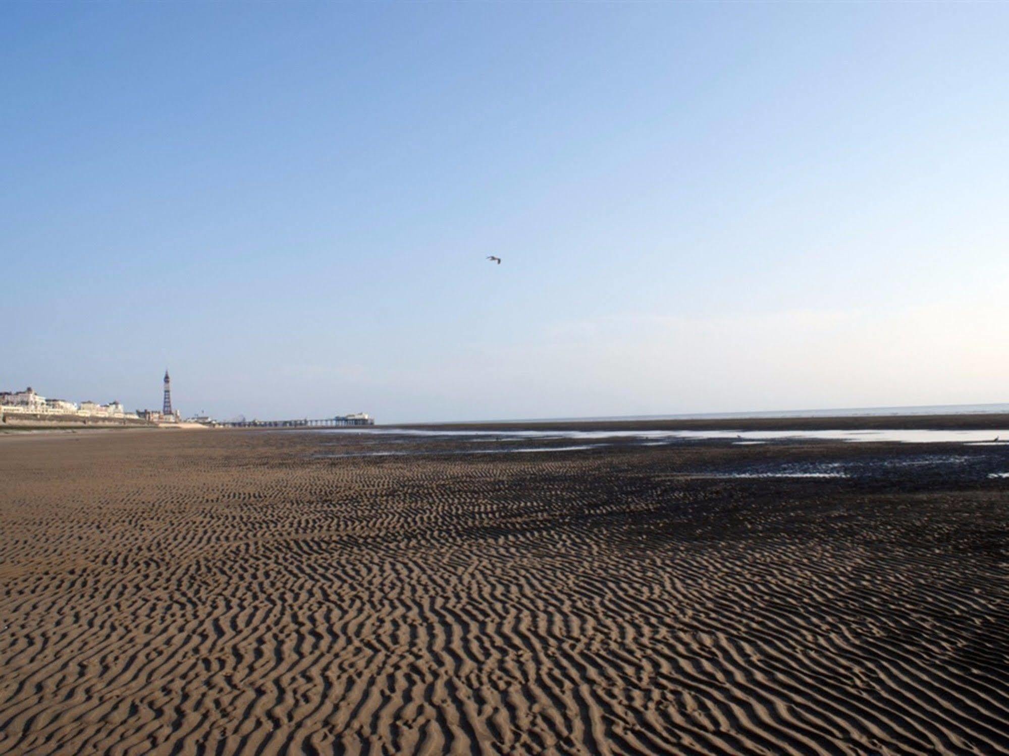 The Highfield Private Hotel Blackpool Zewnętrze zdjęcie